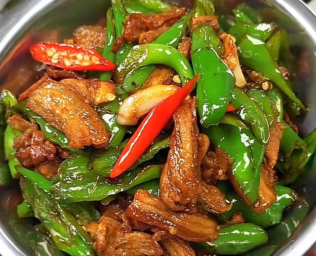 Stir-fried Pork Belly with Green Peppers