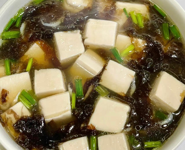 Seaweed and Tofu Soup