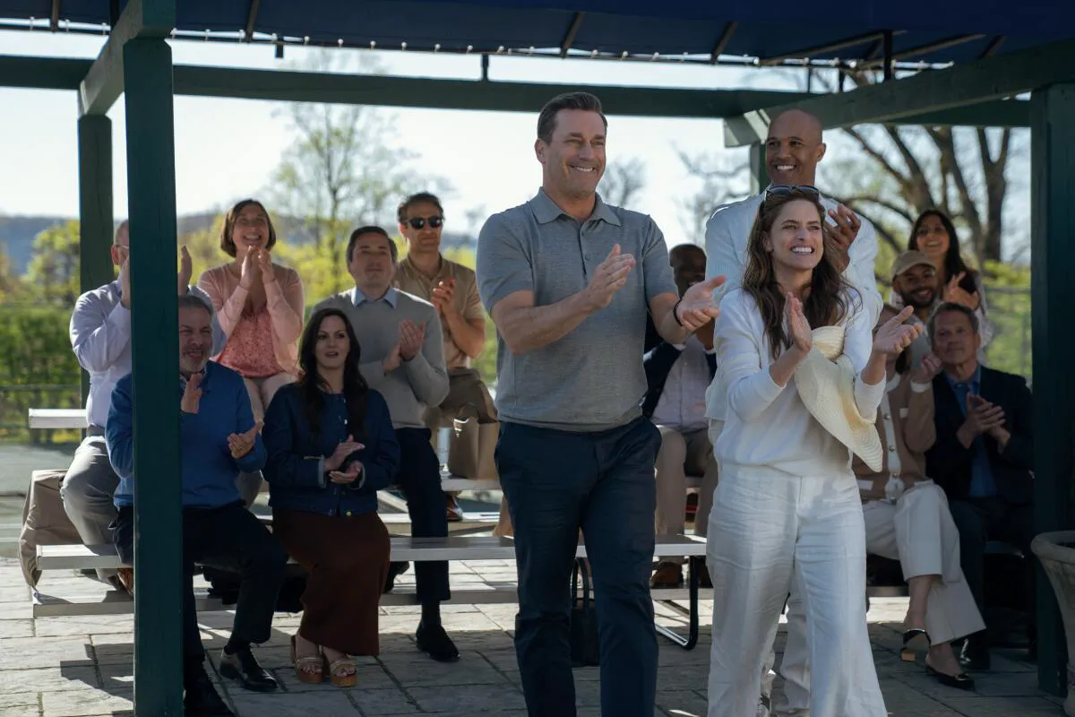 Review of the series "Friends and Neighbors" – a superficial satire about how pleasant it is to rob the rich